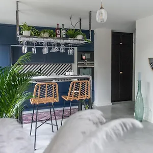 hedo-art-loft-old-town.poznan-hotels.com/